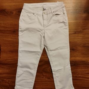 NWT Westport white mid-rise capris jeans